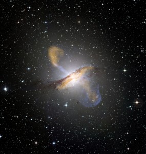 Radiogalaxie Centaurus A dans la constellation du Centaure. (Crédit: ESO)